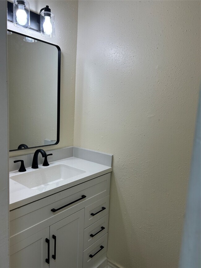 Building Photo - 12400 Brookglade Cir