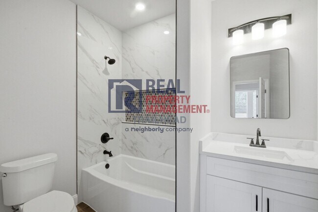 Building Photo - 5805 Barkridge Dr