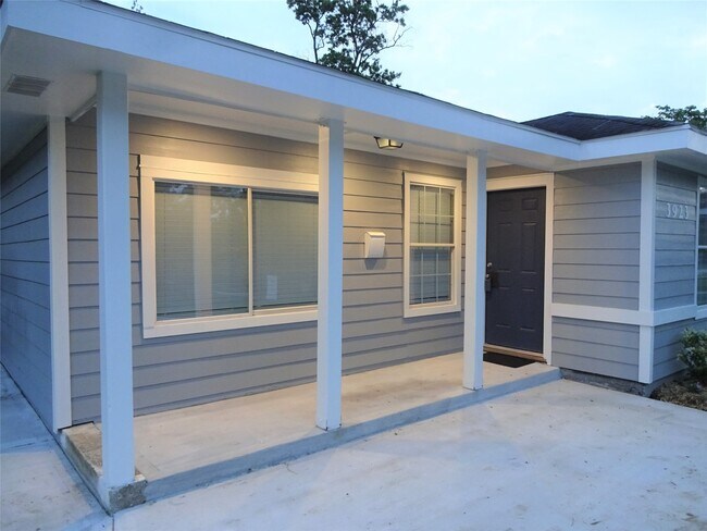 Building Photo - 3923 Cosby St