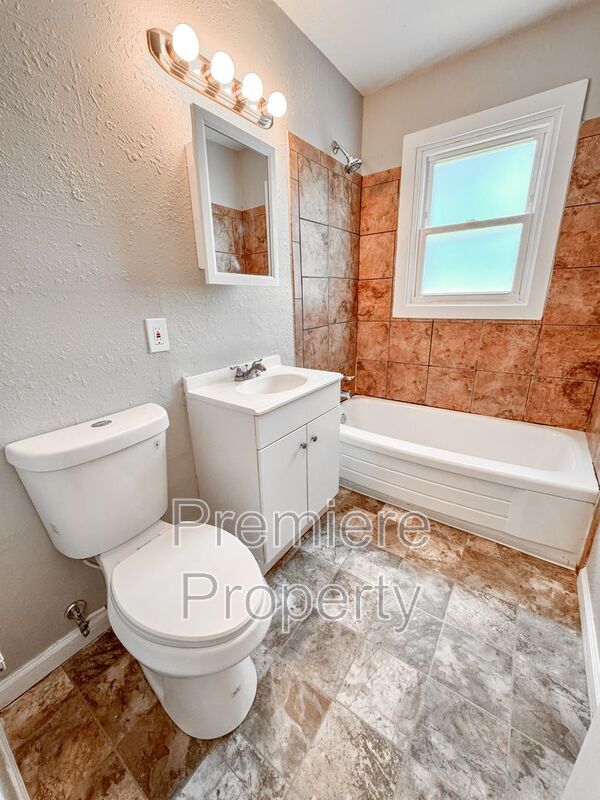 Building Photo - 7725 E 51st St