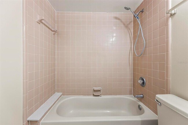 Building Photo - 14 Oakmont Ct