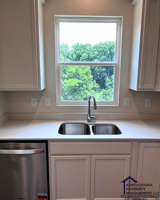 Building Photo - Beautiful New Construction Home in Lyndon – Minutes from Westport Village