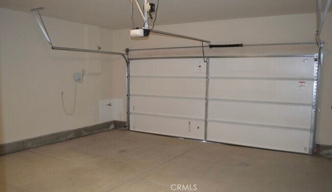 Building Photo - 62886 Loftwood St