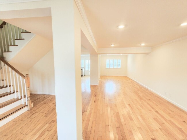 Building Photo - Updated 4 bedroom home