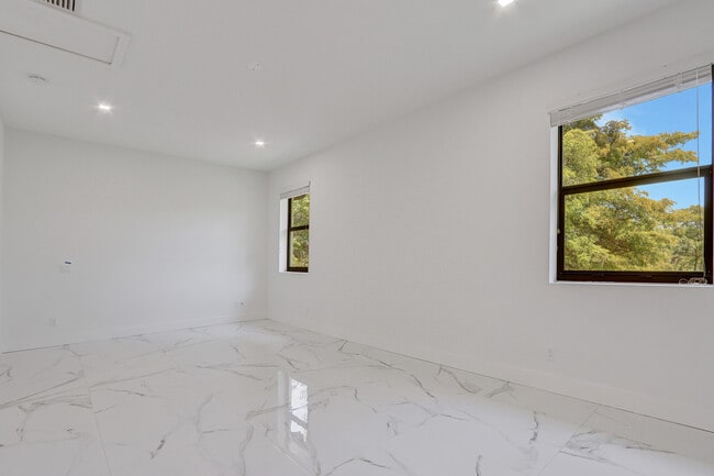 Building Photo - 406 Bella Sol Way