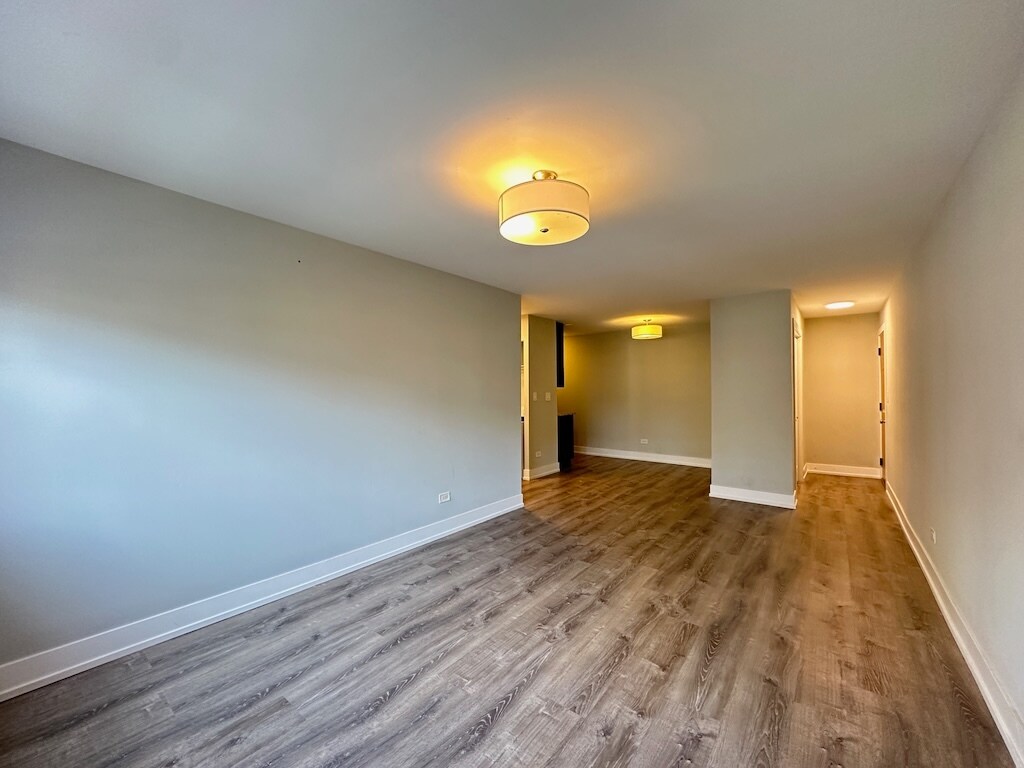 Building Photo - 450 W Barry