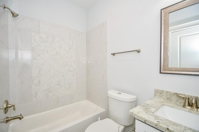 Building Photo - 703 Link Rd