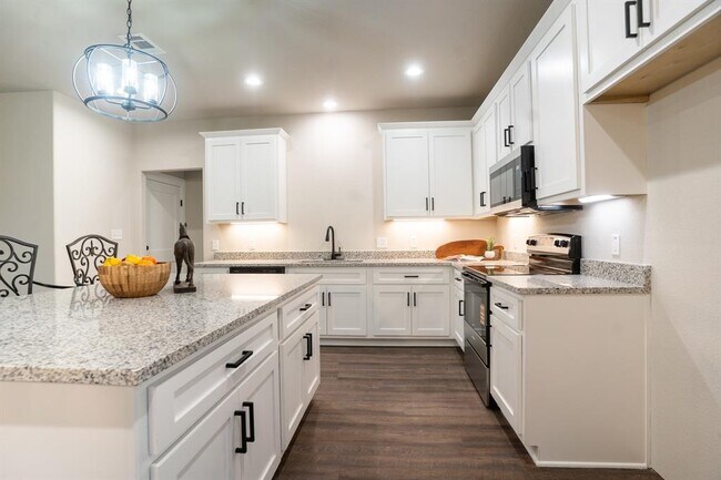 Building Photo - 306 String Pr Wy