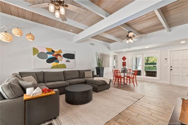 Building Photo - 530 S Manor Dr