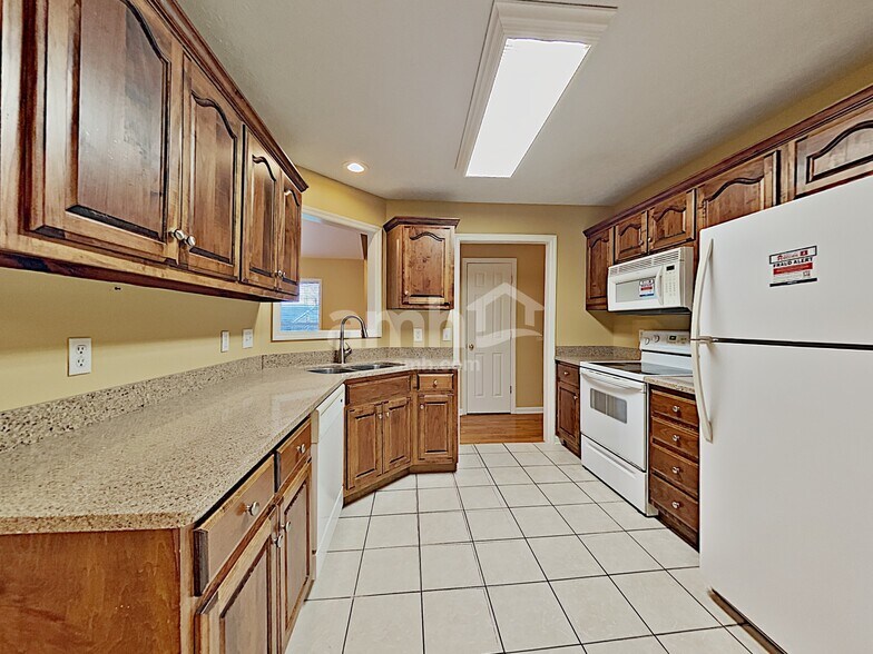 Building Photo - 435 Rocky Crest Dr