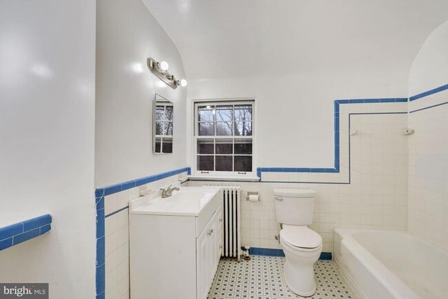 Building Photo - 3209 19th Rd N