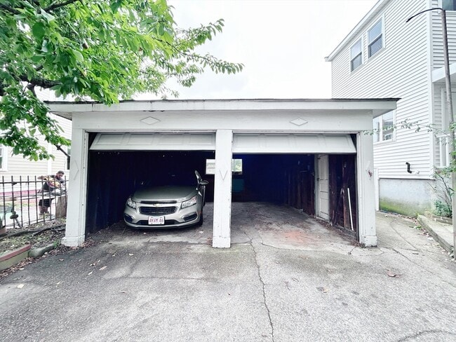 Building Photo - 40 Spring Garden St