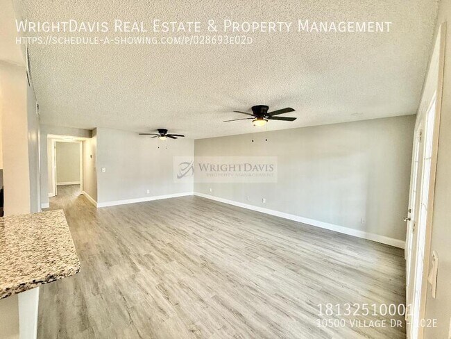 Building Photo - 10500 Village Dr
