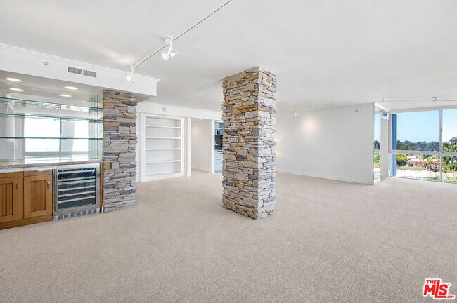 Building Photo - 201 Ocean Ave