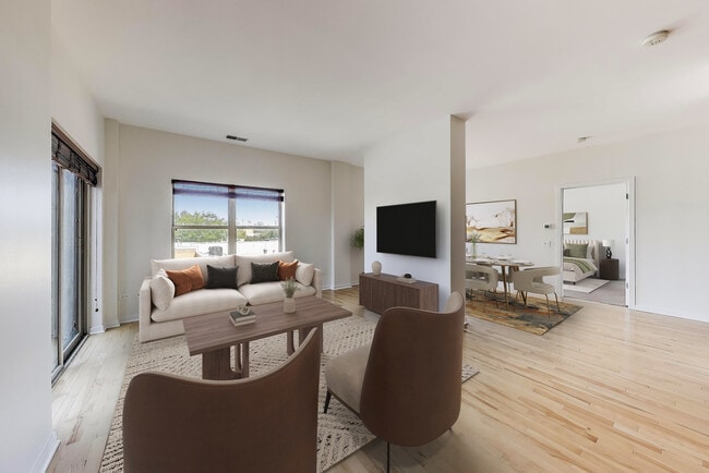 Building Photo - 1155 W Roosevelt Rd