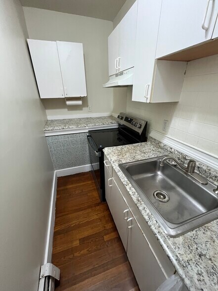 Building Photo - 33 White St