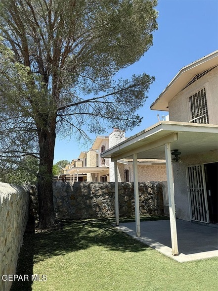 Building Photo - 707 El Pinal Pl