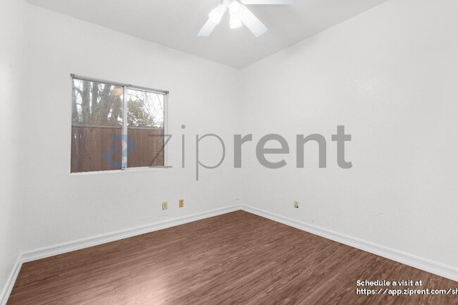 Building Photo - 27 Silver Poplar Ct