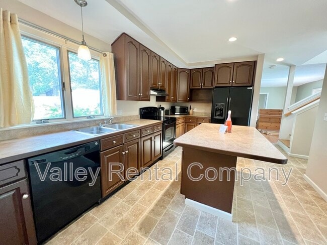 Building Photo - 117 Mt Warner Rd