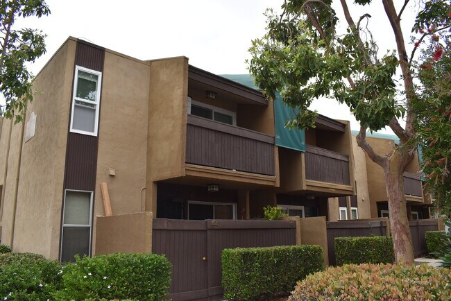 Building Photo - Studio Condo with Vaulted Ceilings in Serra Mesa