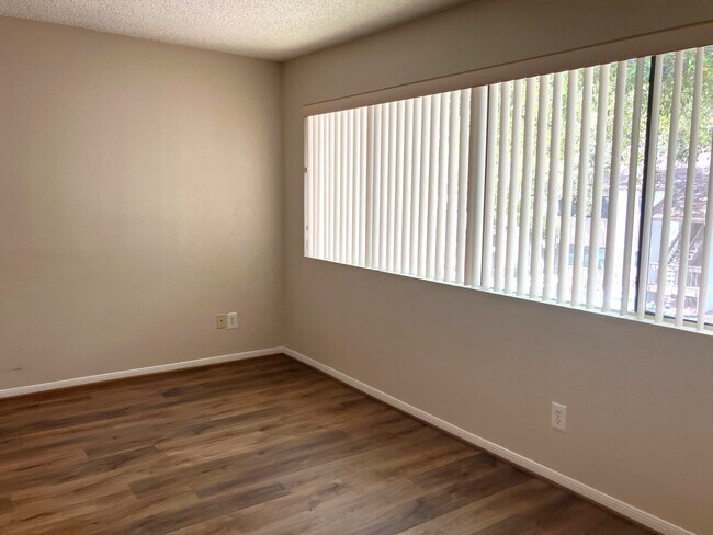 Building Photo - 12100 Melville Dr