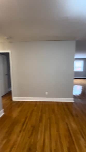 Building Photo - 385 Park Ave