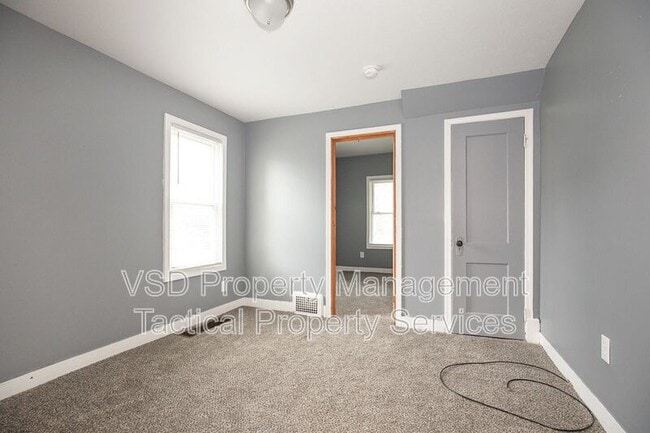 Building Photo - 3486 W 60th St