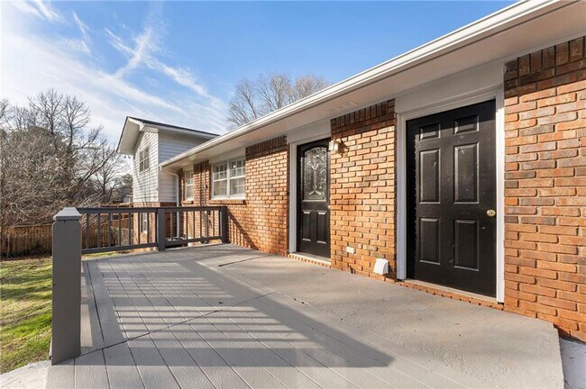 Building Photo - 320 Crossville Ct