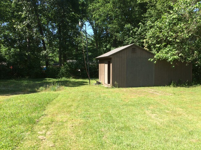 Building Photo - 3405 Melrose Dr