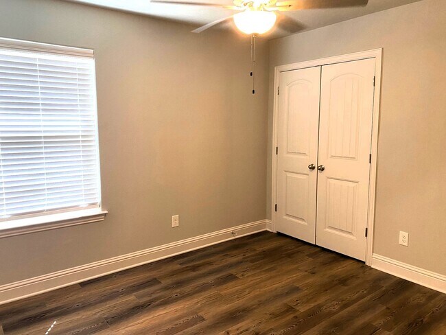 Building Photo - NEW BUILD FOR LEASE IN "THE GROVE" IN SHER...