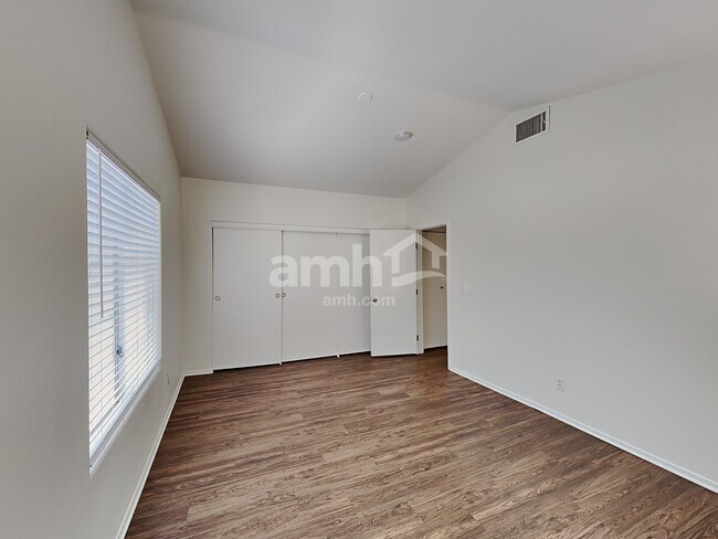 Building Photo - 9516 Fox Forest Ave