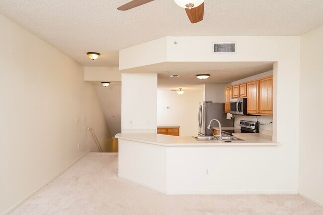 Building Photo - 4020 Grande Vista Blvd