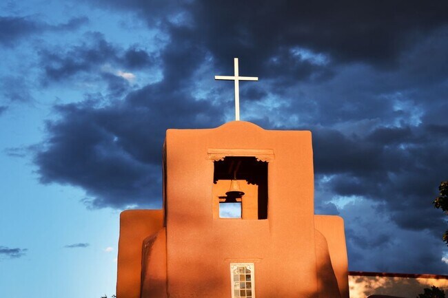 Building Photo - 1000 Marquez Plz