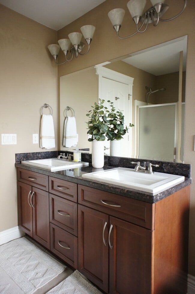 Building Photo - 4 Bedroom House for Rent in Ferndale