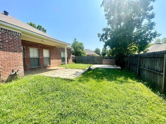 Building Photo - 3 bed/2 bath for rent in Germantown School...
