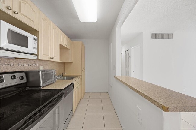 Building Photo - 4154 NW 79th Ave