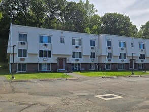 Building Photo - 131 N Main St