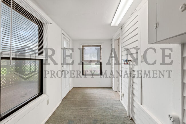 Building Photo - 109 N Emporia St