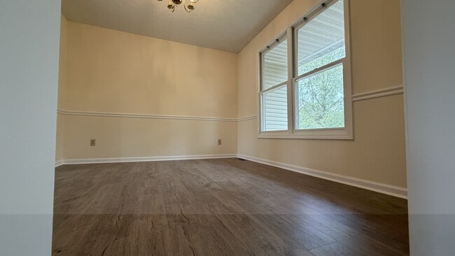 Building Photo - 317 Cedar Ridge Rd