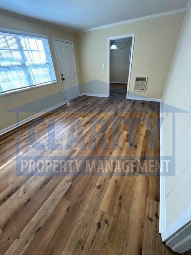 Building Photo - Three bedroom duplex in Charleston