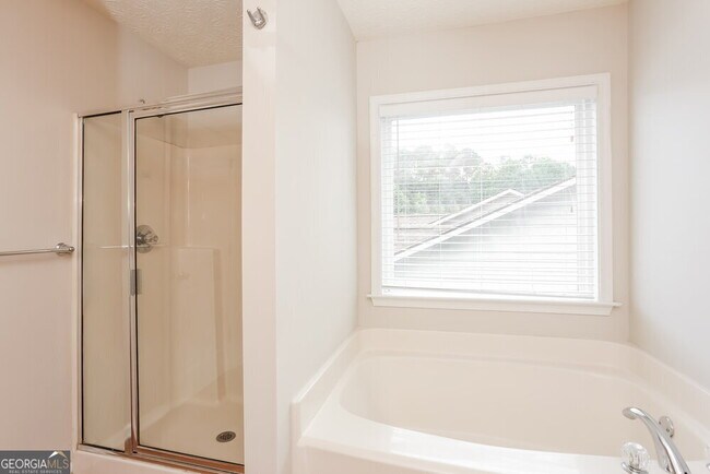 Building Photo - 3200 Cooper Woods Dr