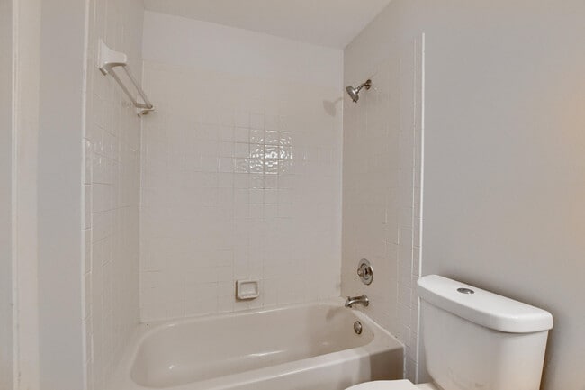 Building Photo - 22556 Middletown Dr