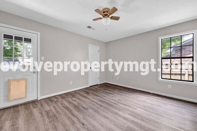 Building Photo - 6843 Maury Dr