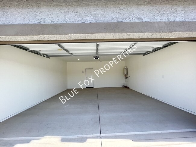 Building Photo - 10692 W Dickerson Dr