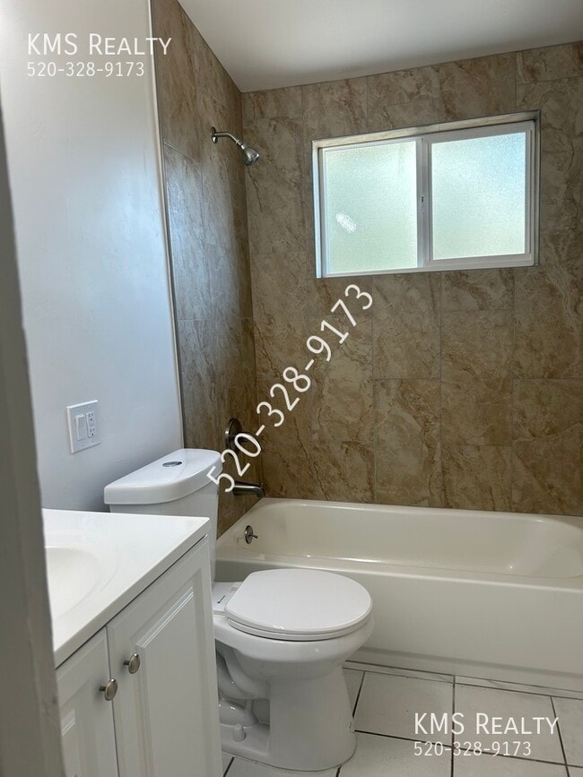 Building Photo - 5126 E Bellevue St