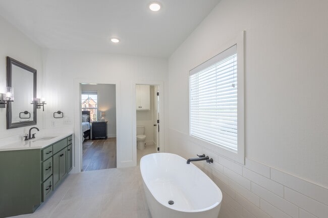 Building Photo - 4324 Cedar Creek Rd