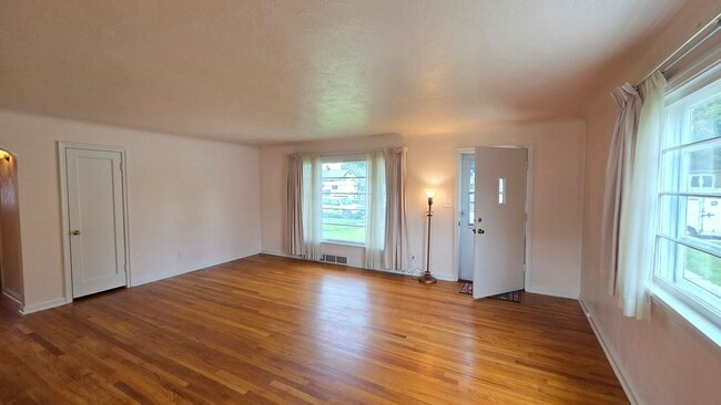Building Photo - 511 Livingston St