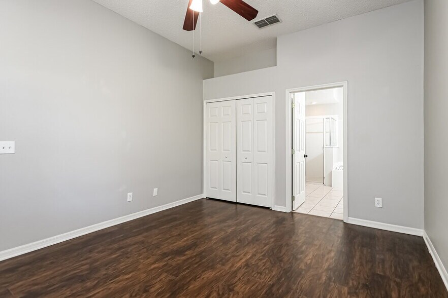 Building Photo - 1125 Cherry Valley Way