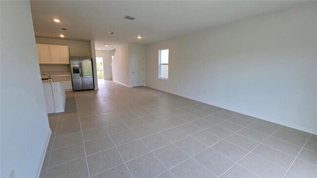 Building Photo - 3363 Alexander Dr