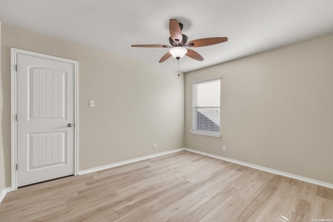 Building Photo - 8810 Double Oak